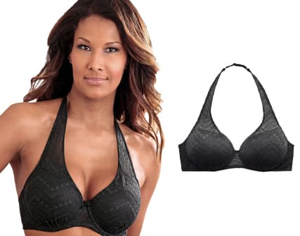 Vrouw met een zwarte halter bh