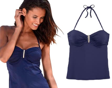 Vrouw met een blauwe tankini bikini