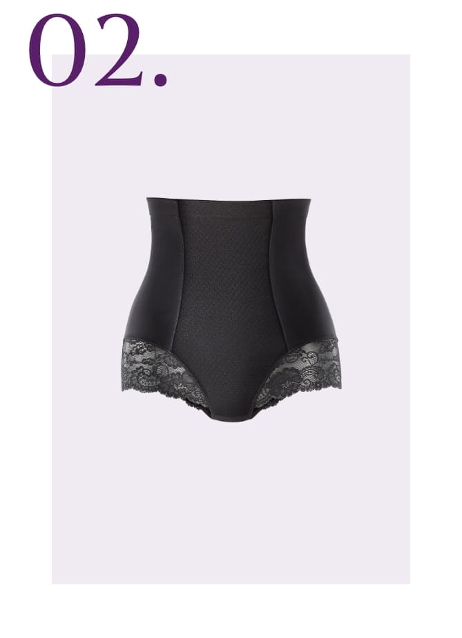 02. Zwarte hoge taille slip met kanten details aan de benen
